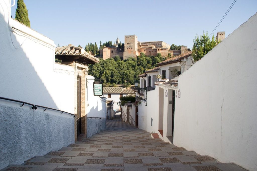 Lugares para visitar en Granada estas vacaciones